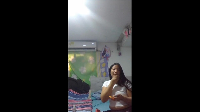 Sexysweet0455: Meu enteado me assiste se vestir para a academia