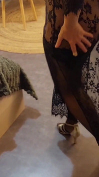 Moglie amatoriale bionda matura gode di sesso in calze