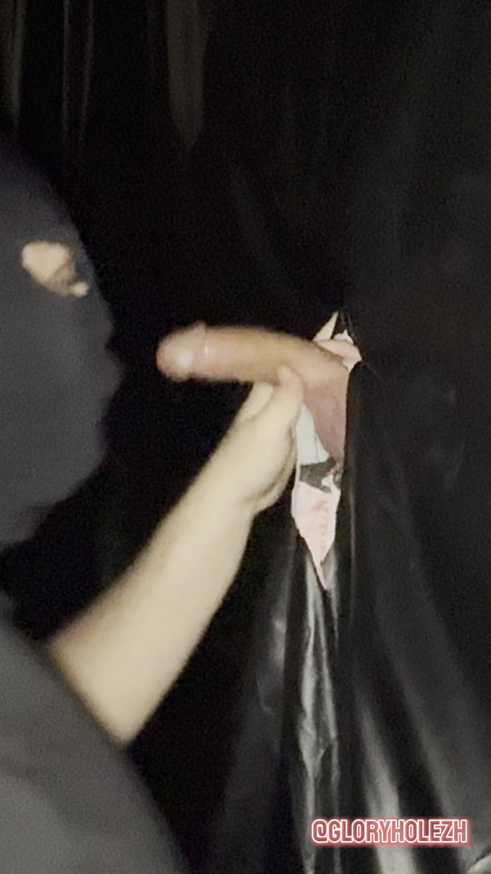 gloryholezh: Арабський кур'єр зупиняється для мінету анона та риммса і запліднює мою дупу