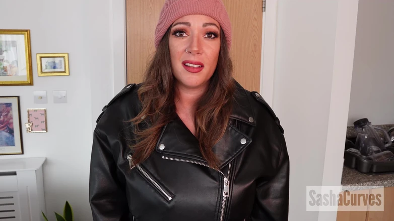 Sasha Curves: Busty Criminal Eliminates Witness