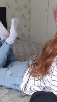Nechal jsem svého přítele dotýkat se mého zadku a šukat mě hluboko do pusy