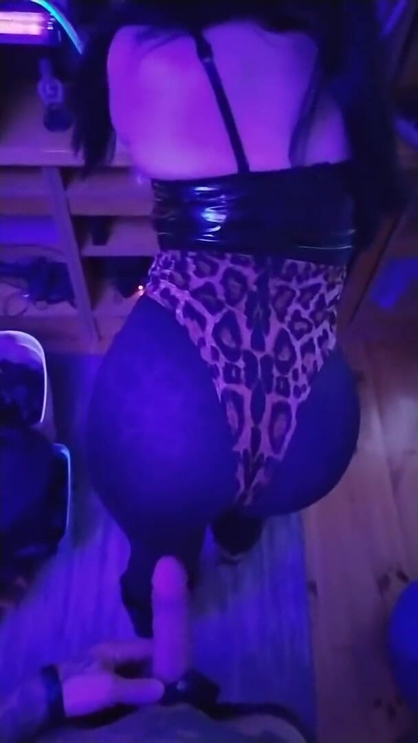 KatrixandCaliforniaLatex: Katrix - compilação quente de látex, bunda, chupando pau