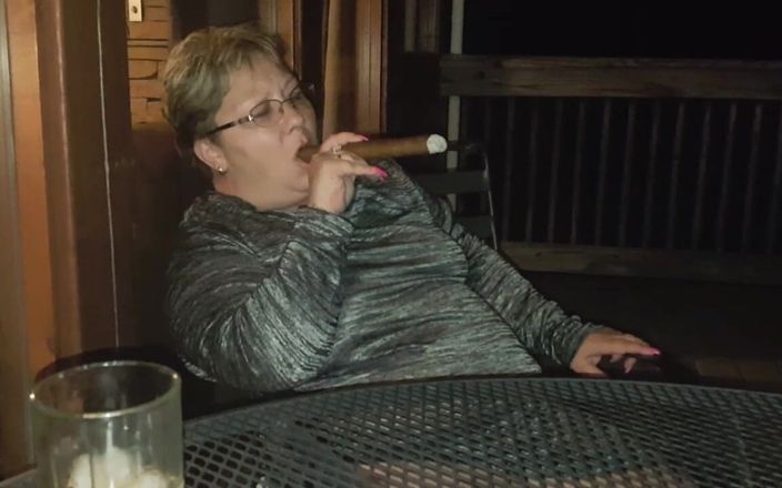 Smoking Dawn: Obrovský doutník z Tennessee