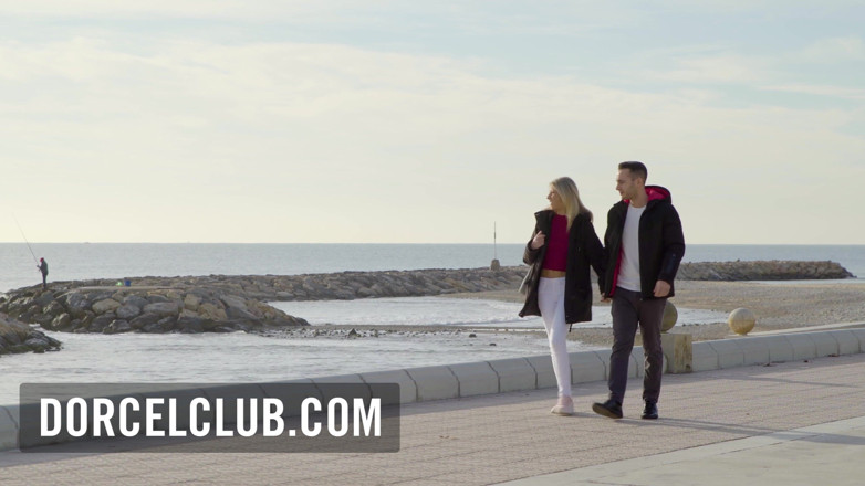 Dorcel Club: Rebecca Volpetti in een geweldig trio met 2 mannen