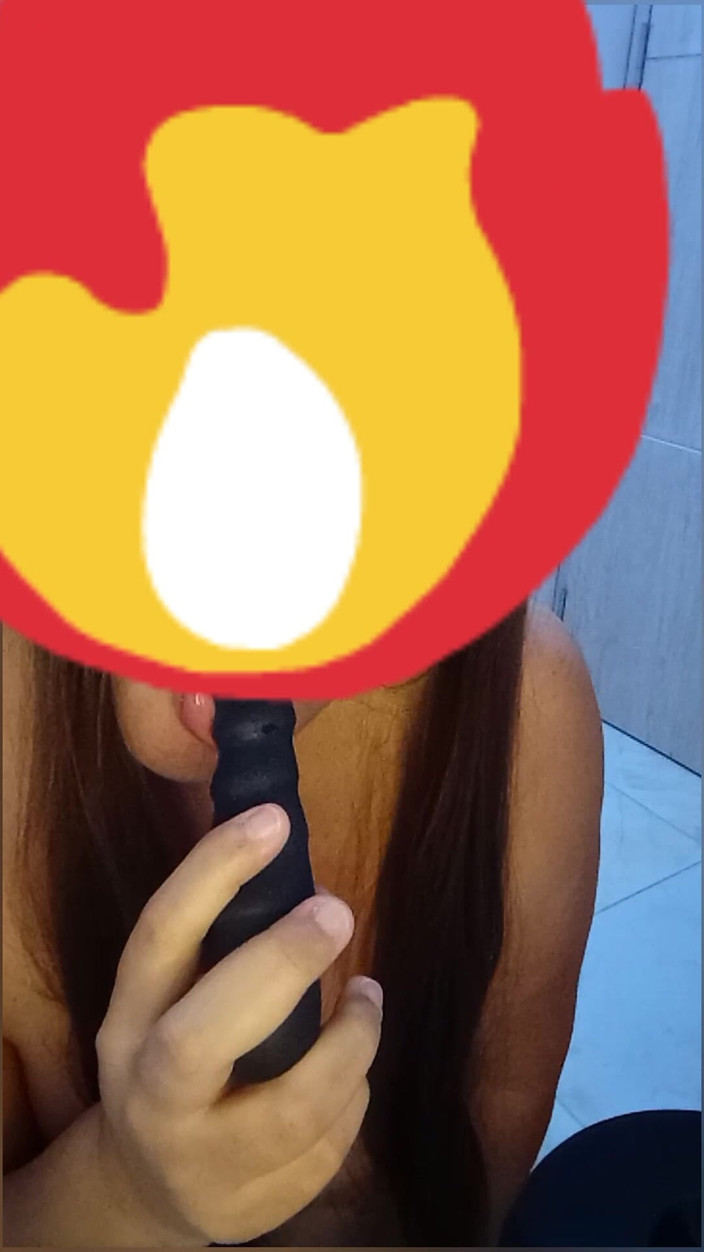 Jaky2023: ママはあなたのチンポを彼女のおっぱいの間に挟むのが好きです