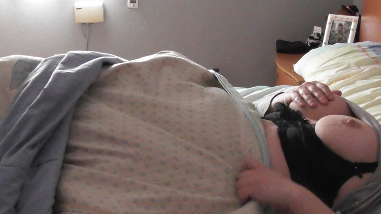 Purplemoon9: Chybí mi muž a šukám s polštářem