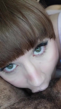Iubita transsexuală sexy Lucy Fae te seduce