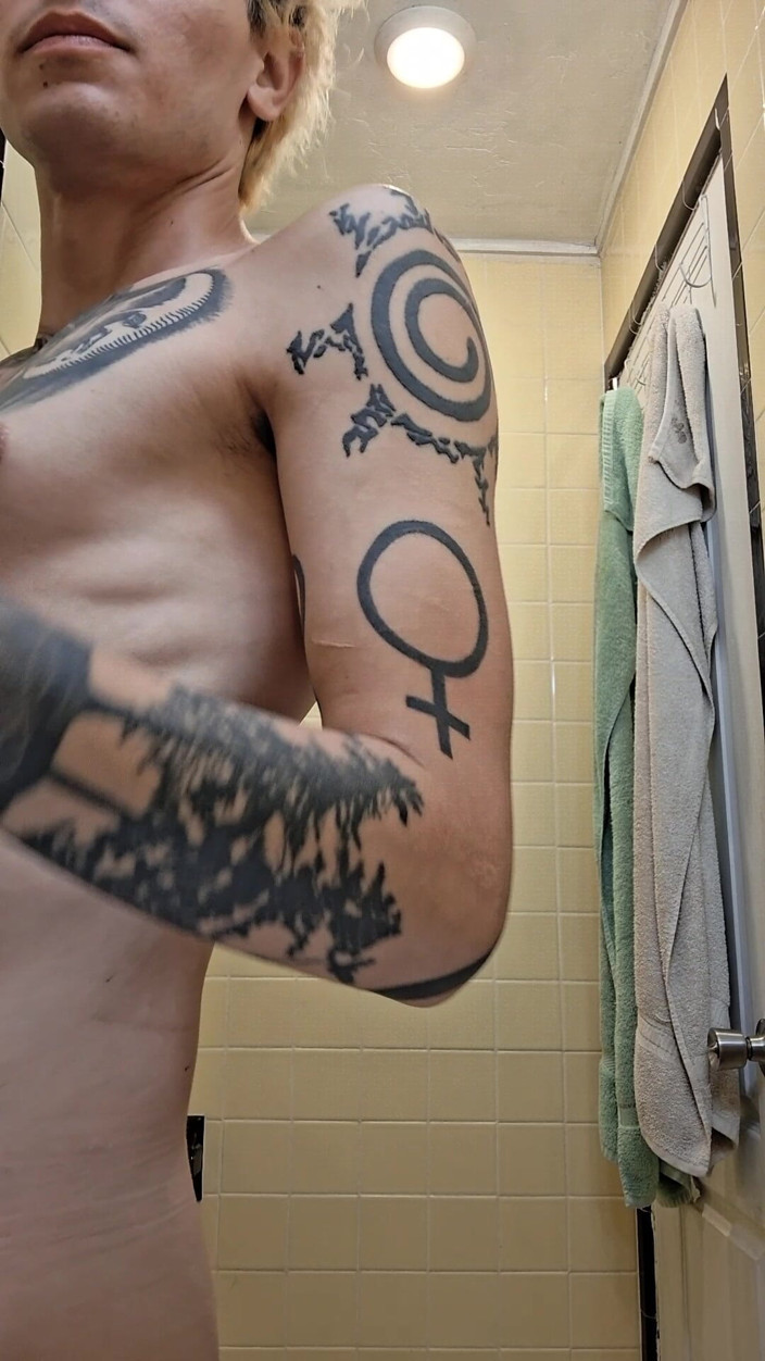Vovxxx: Pee Next to Alex She/her and Shower