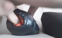 Naxy: Lederhose mit einem lederkissen gestopft