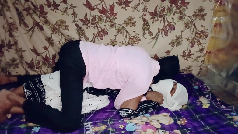 Poojakabir: Desi Hot Bhabhi Deel 1