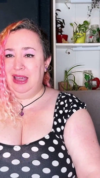 Trek je voor mij uit je roze kanten slipje