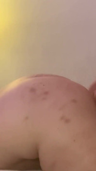 Emo blonde dan aku lagi asik ngocok kontol dan ngocok kontolnya - close up