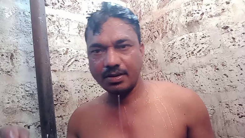 Rahul d: Badezimmerstimmung