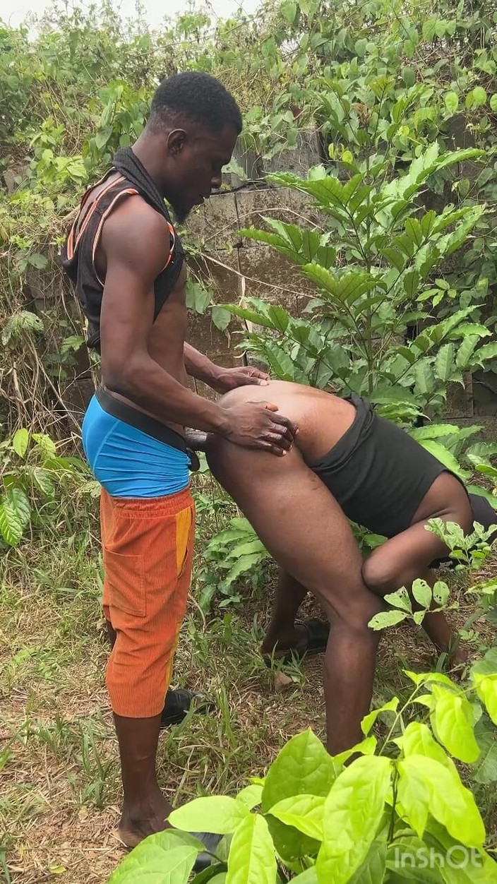 Masknaija: Ormandaki kalın amcıkta grup seks