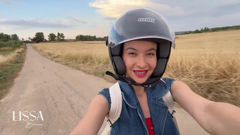 Lissa Brown: Scot pula fratelui meu vitreg pe motocicletă