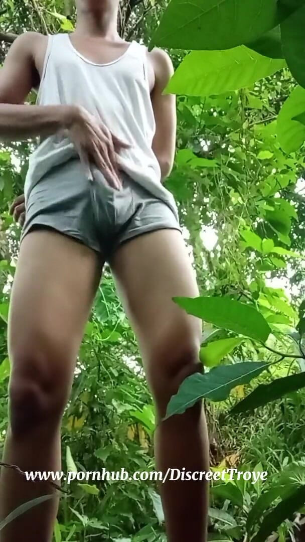 Troye_AsianPinoy: Sarap. Daks Jakol Sa Bakanteng Lote - masturbación de chico asiático
