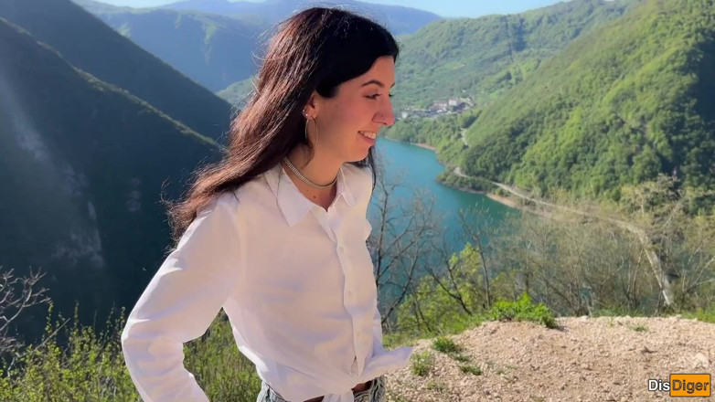 Dis Diger: Sexo al aire libre en las montañas con una sexy...