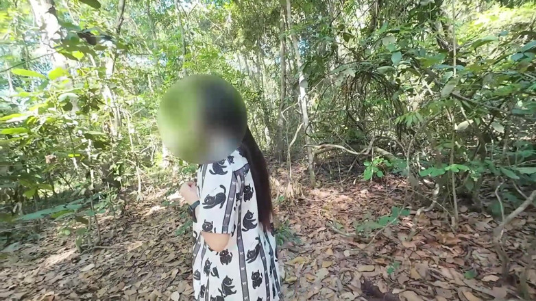 RealThaiSolo: Thai Girl Walks and Brags About Peeing Pain in the...