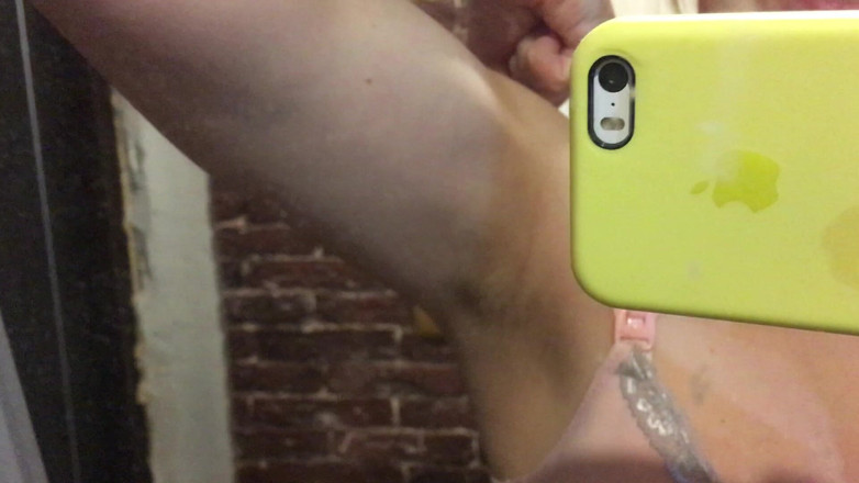 Risky Hairy Couple: Mis grandes músculos