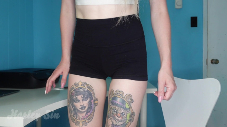 Harley Sin: Sandals Try-on