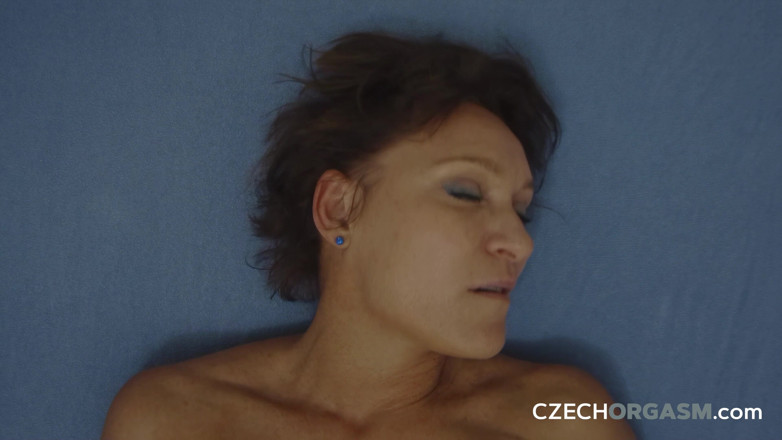 Czech Orgasm: Tsjechisch orgasme 82: blondine is nat, poesje avontuur - jong en dorstig...