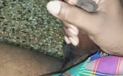 Yenge evde sikişirken amcığını emiyor ve yalıyor