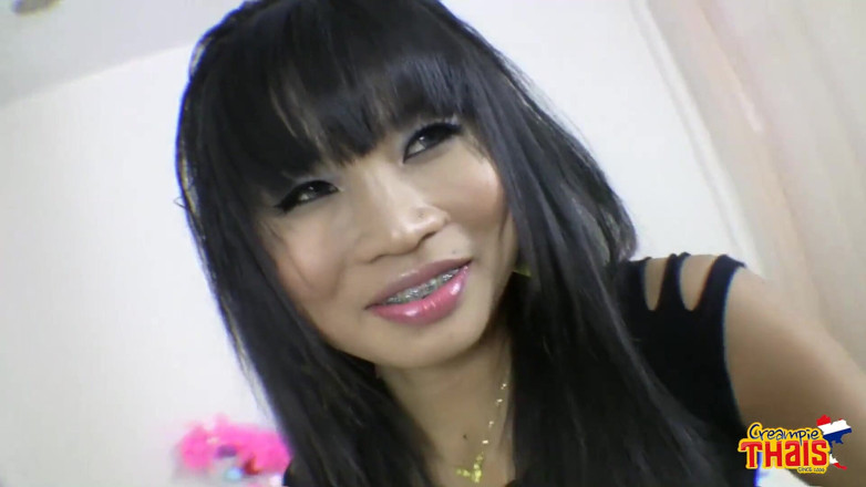 Creampie Thais: Thai college girl getting filled
