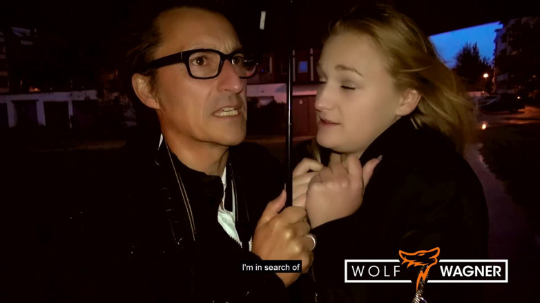Wolf Wagner Com: Cute teen chick Scarlett Scott meets an older guy in...