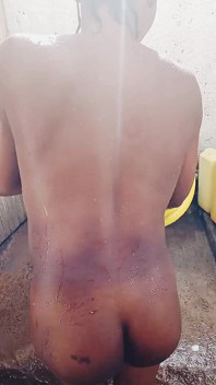 Fare il bagno della mia fidanzata incinta all'aperto, vibrazioni sporche