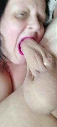 Blowjob ratu kaki bergoyang tersedak
