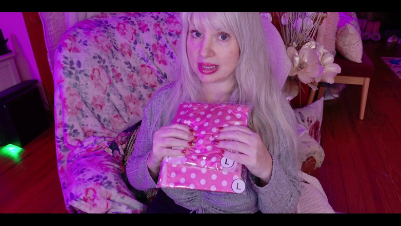 PaintedRose: Apertura delle mutandine di raso