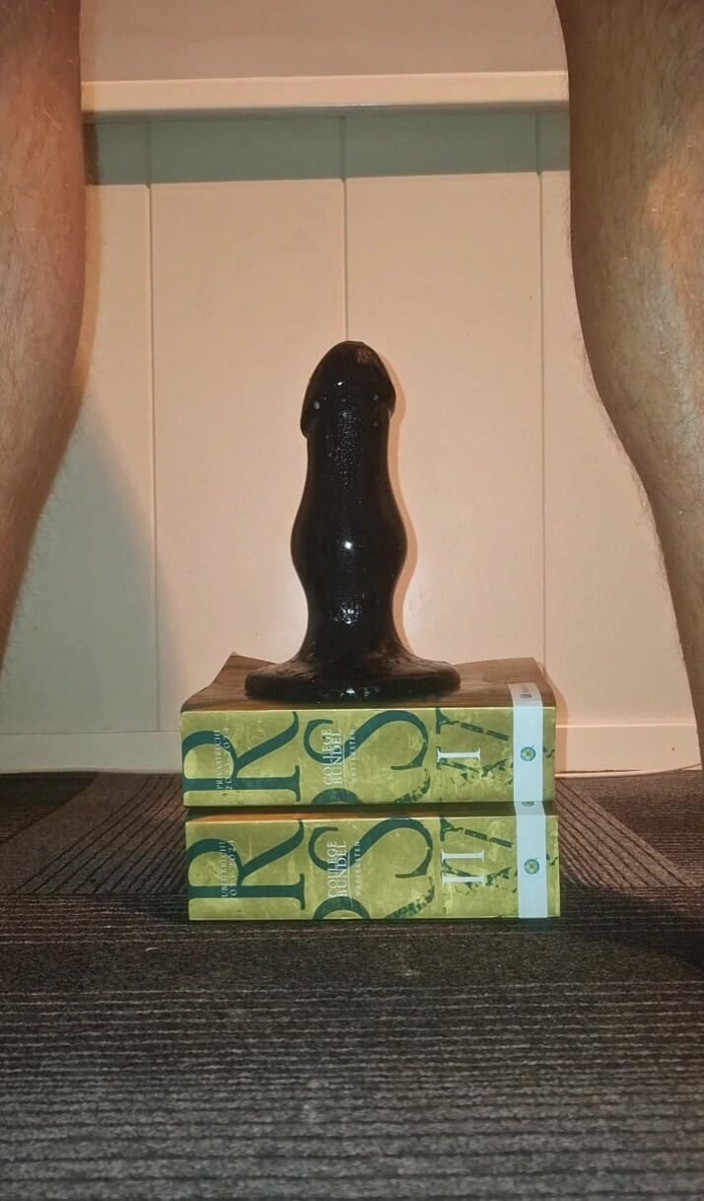 NoFace Twink X: Hot Gay Twink Loves to Take His Huge Stinger Toy
