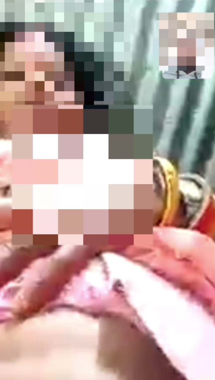 AkashKumar: Desi Gaw Ki Bhabhi Apne Lover Ko Video Call Pe...