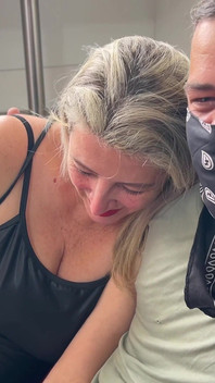 Aldatılan Kocasının Arkadaşlarıyla Cinsel Ilişkiye Girebilmesi Için Tek Bir Şartı Vardı: Ona Sadece Anal Seks Yapabilecekti