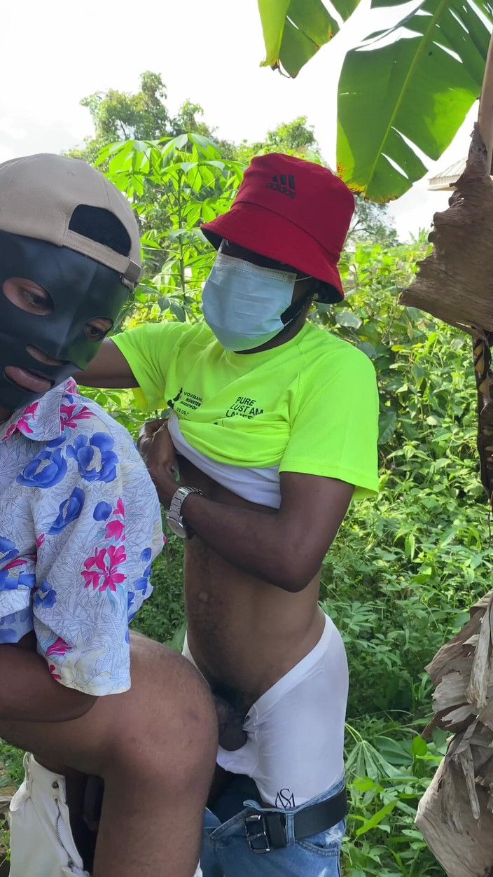 Arola7: Saklambaç çalı sikişi