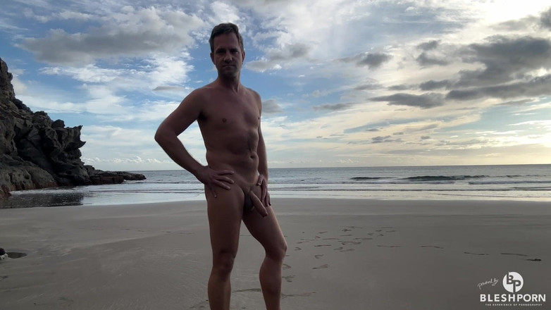 bleshporn: Tim Blesh Ejaculare în aer liber pe plajă