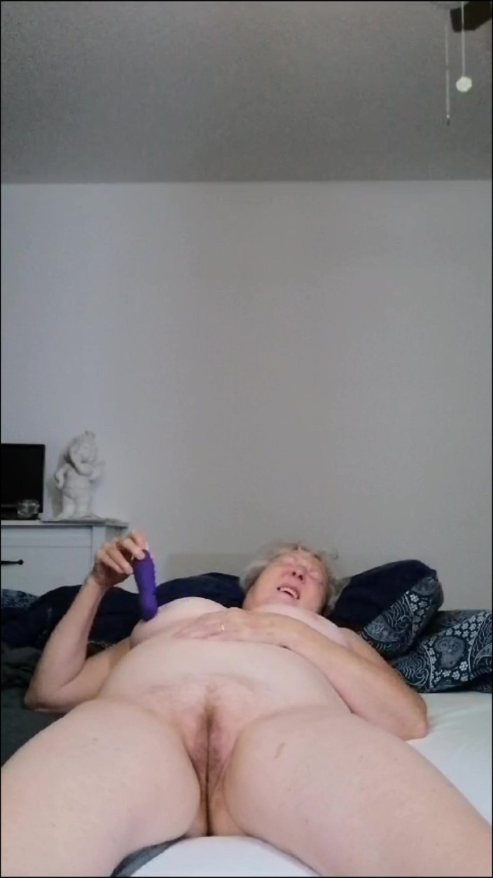 Goldschatz59: Moje malá večerní masturbace