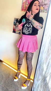 Söt Goth Trans Girl onanerar och cums i spegeln