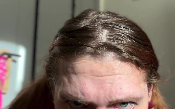 Kapri Sun: Lange roodharige shemale studente solo