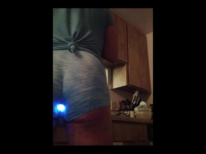 KNKY Bee: 850871988070137856.mp4