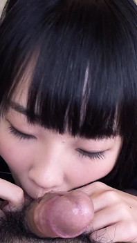 Rin Aoki วัยรุ่นเอเชียตัวผอมอมควยให้เจ้านายจนเขาน้ําแตก