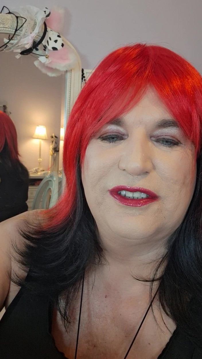 Victoria Lecherri: Líbí se ti moje rty?