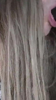 Sissy a Poslušný a saje to s potěšením celou cestu 4