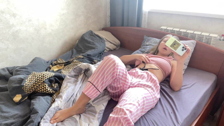 Stacy_via: Isteri Merangkap Dari Menonton Di Katil Kami