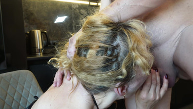 LoveHomePorn: Siyah çoraplı sarışın orta yaşlı seksi kadın sikiliyor