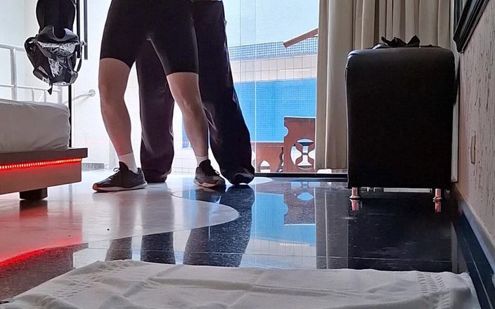 Combat and fetish: Büyük patron çalışanına ceza veriyor