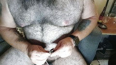Monk3yMing0: Chlupatý medvěd masturbuje a ochutnává moje vlastní sperma