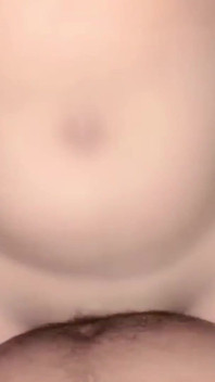 德里白人女孩把警察的整根鸡巴插进她的大屁股