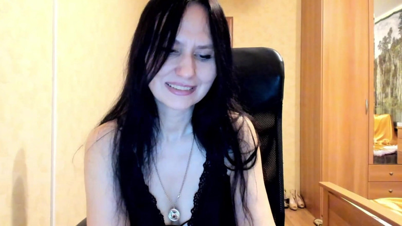 ANGELA_LADY: Spogliata scopata e vestita