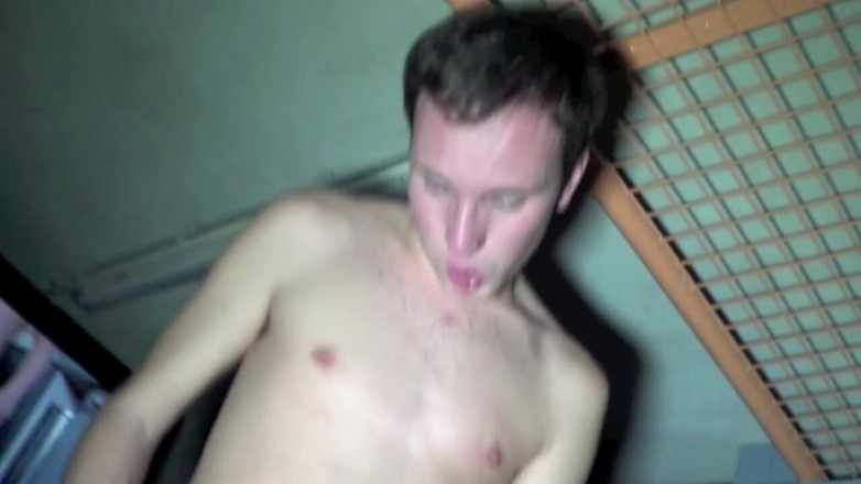 FIRST SEX EXPERIENCE WITH BOY: Kilian akceptuje, že bude ošukaná svým gay přítelem